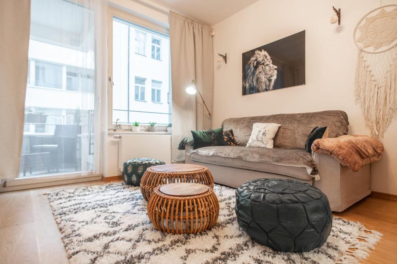 Apartment With Balcony Praga Esterno foto